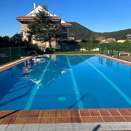 Playa De Berria -Apartamento Con Piscina Y Vistas Al Mar Santona Exterior photo