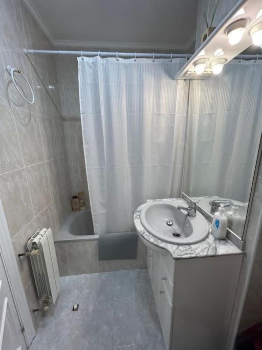Playa De Berria -apartamento Con Piscina Y Vistas Al Mar *
