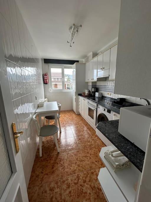 Playa De Berria -apartamento Con Piscina Y Vistas Al Mar Santona